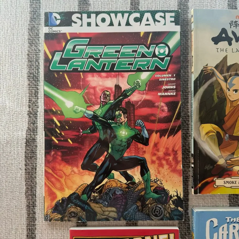 Comic Book Bundle, Green Lantern, Avatar, Fangbone, Cardboard Kingdom (4)